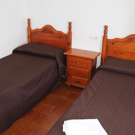 Hostal Montilla Sotogrande Торрегуадиаро Экстерьер фото